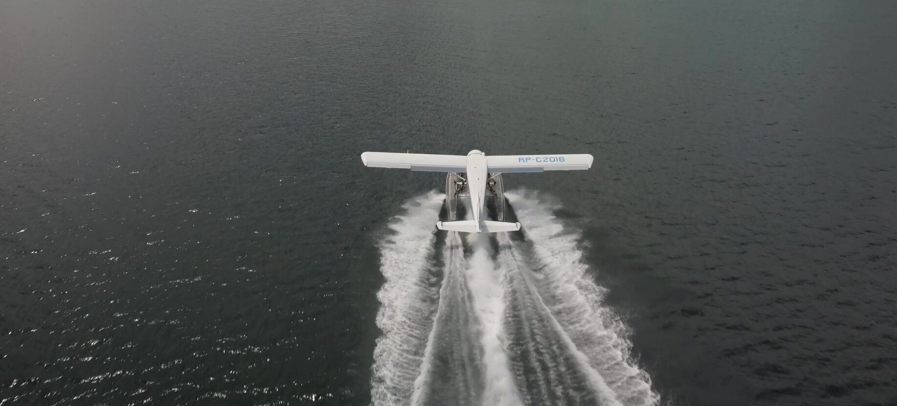 How Do Floatplanes Land? Find out more in this Article about seaplane