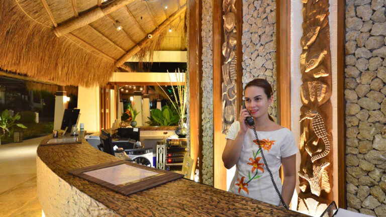 Puerto Garden Island Resort and Spa Front Desk