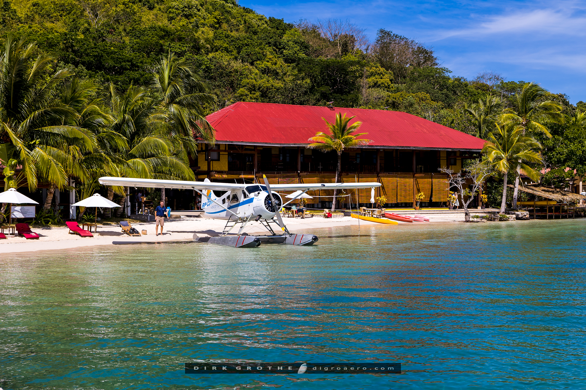 Private seaplane transfer in Palawan